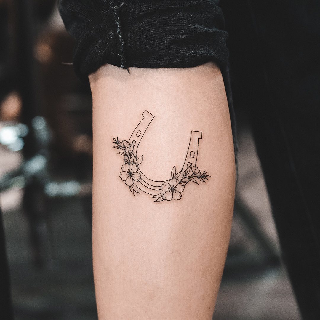 Meaning of Horseshoe Tattoos | BlendUp