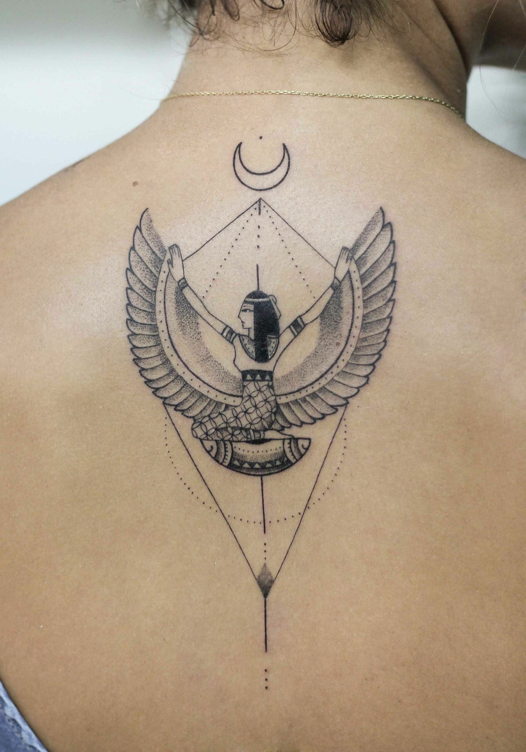 Significado de los tatuajes de Isis (Diosa Eg cia)